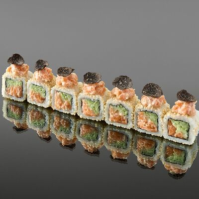 Ролл Лосось с трюфелем в OUGI по цене 1830 ₽