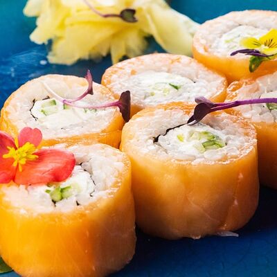 Филадельфия со слабосоленым лососем в Kamakura по цене 1485 ₽