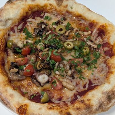 Морская пицца в Сметанин Пицца по цене 750 ₽