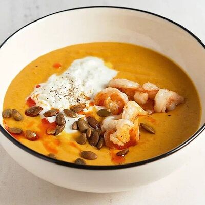 Тыквенный крем-суп с креветками и страчателлой в Лицей по цене 850 ₽