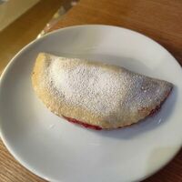 Сочник с брусникой и яблоком в Брусникино