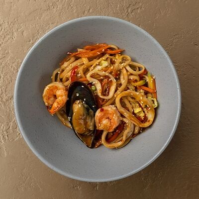 Удон с морепродуктами и соусом терияки в ТОКИО-CITY по цене 640 ₽