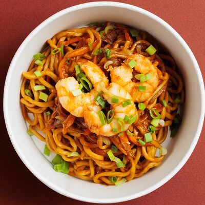 Якисоба с бедром цыпленка в Kiko ramen по цене 548 ₽