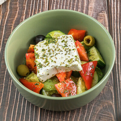 Салат Греческий в Солянка Крафт Бар по цене 702 ₽