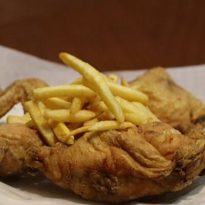 Половинка жареного цыпленка в АльмаГриль по цене 1000 ₽