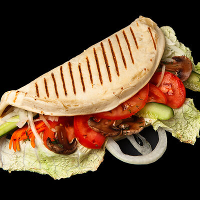 Закрытая Пицца Вегетарианская в Шаурмания по цене 299 ₽