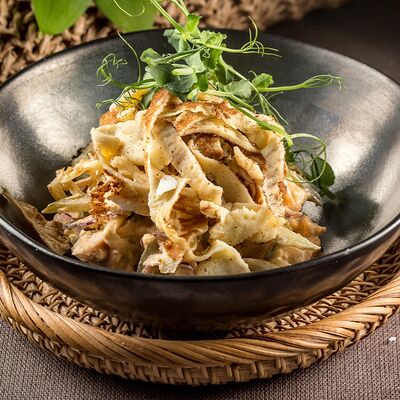 Салат Румынский с курочкой в Империя по цене 490