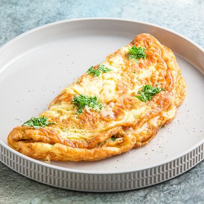 Омлет с сыром гауда и зеленью в Welcome по цене 410 ₽