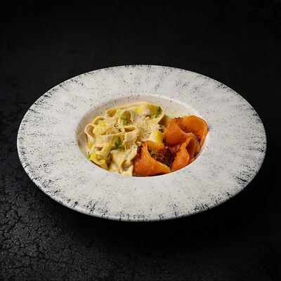 Паста со слабосоленым лососем в Прага по цене 940 ₽