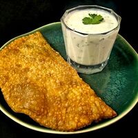 Чебурек с бараниной и напитком айран в Байский