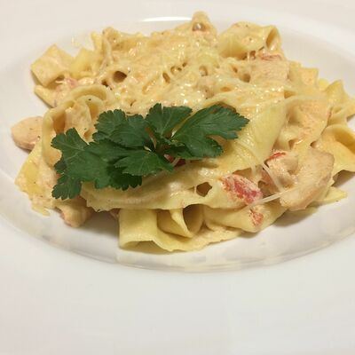 Феттуччине с курицей в Братик Томатик по цене 399 ₽