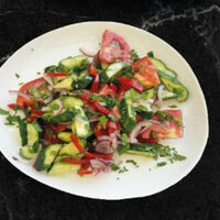 Салат из свежих овощей в Full House