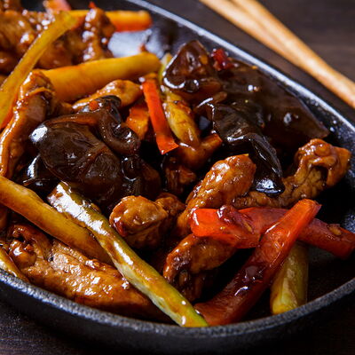 Свинина в чесночно-соевом соусе в Чайна Тун по цене 335