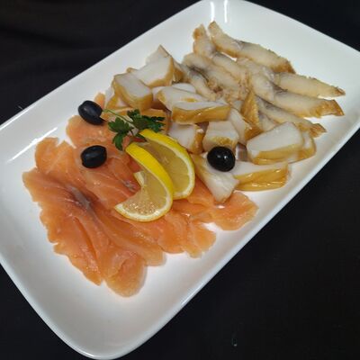 Рыбная нарезка в Три перца по цене 790 ₽