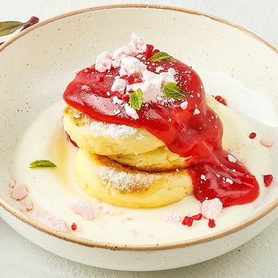 Сырники с малиновым конфи и сметаной в Кэрри по цене 340