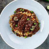 Телячьи щечки в Двор Помидор