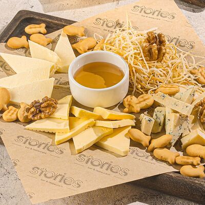 Сырное ассорти в Stories по цене 890 ₽
