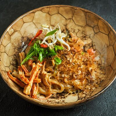 Вок с томленой говядиной в Pro Azia по цене 690 ₽