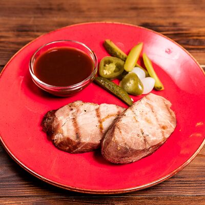 Свиная шейка, соус барбекю с лаймом в Трактир Колесо по цене 825 ₽