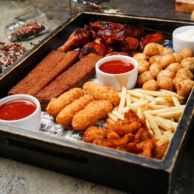 Пивное блюдо в 8 seconds pub по цене 1750 ₽