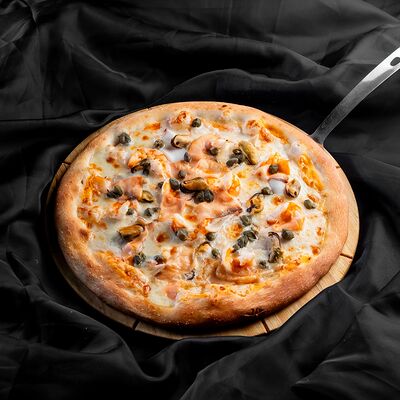 Пицца с морепродуктами в Gatsby по цене 1355 ₽