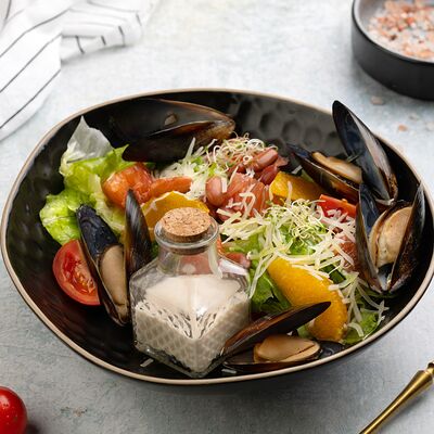 Мидии-салат с фруктами в Ellips по цене 890 ₽