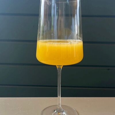 Апельсиновый свежевыжатый сок в Западный сад ! по цене 500 ₽