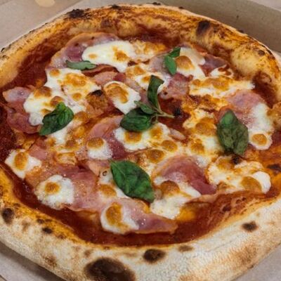 Марго с ветчиной, пицца на томатном соусе в ПиццаВафли по цене 720 ₽