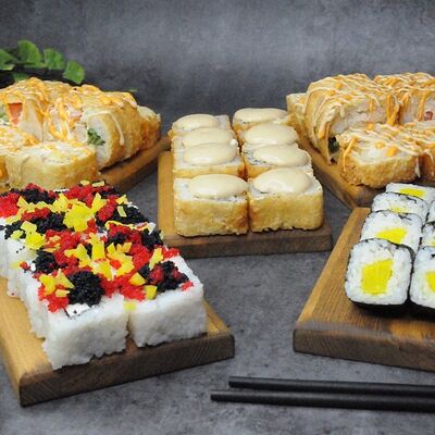 Сет на троих в 7Sushi по цене 1899 ₽