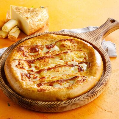 Хачапури с копченым сыром Сулугуни в Маймун по цене 650