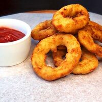 Луковые кольца с соусом в Wasabl