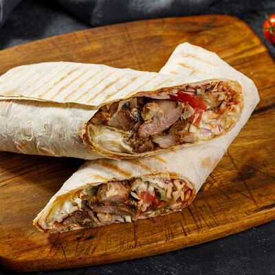 Шаурма с курицей в Армянская кухня по цене 360 ₽