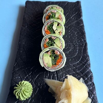 Фреш-ролл с лососем в Баклажан в ТЦ 