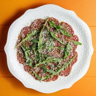 Карпаччо из говядины в Сорренто by Novikov по цене 1190 ₽