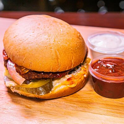 Двойной Бургер в Шаурма Твой бро по цене 16 р.