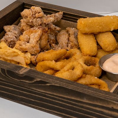 Короб к пиву №3 в Daddys pub по цене 1295 ₽