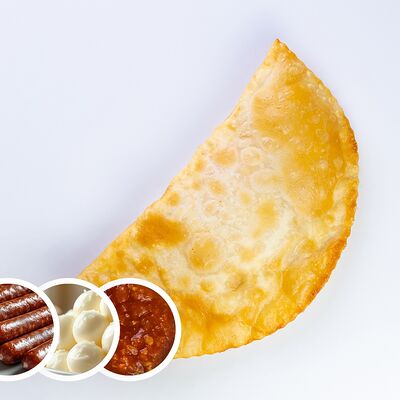 Чебурек с охотничьими колбасками в Хруст и Пар по цене 240 ₽