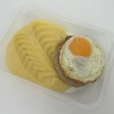 Бифштекс с яйцом и картофельным пюре в Gost Food по цене 350 ₽