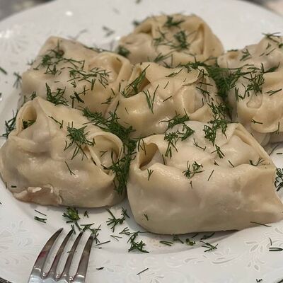 Манты из курицы в Роза Ветров по цене 370 ₽
