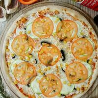 Пицца Овощная в Время есть PIZZA