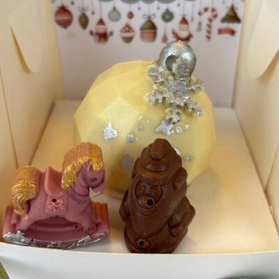 Шоколадный шар с сюрпризами внутри в Cocodor по цене 990 ₽