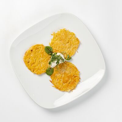 Драники из цукини со сметаной в Матрешка по цене 280 ₽