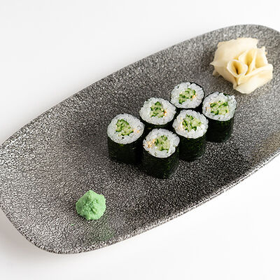 Маки с огурцом в Under the sea по цене 430 ₽