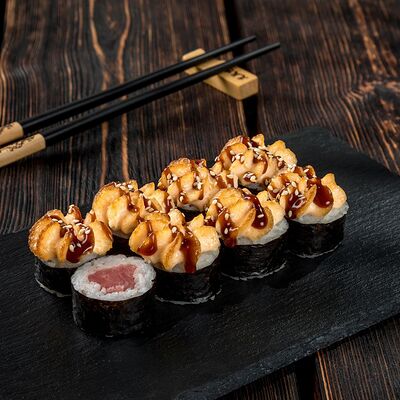 Маки запеченные с тунцом в Суши Гурмэ по цене 350 ₽