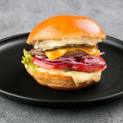 Чизбургер в Holy Hotdoggers по цене 700 ₽