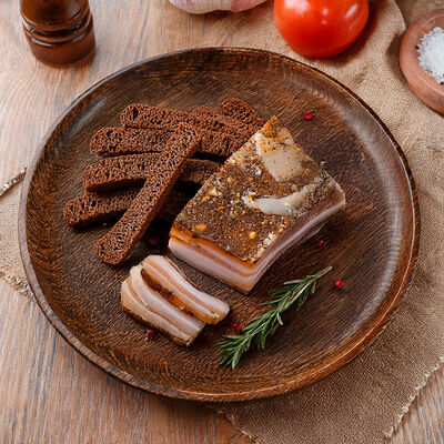 Сало с гренкамив Берлога по цене 410 ₽