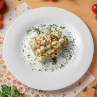 Салат Оливье с курицей в Фуд Корт №1