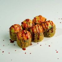 Малый жареный с шапкой из лосося, спайси и авокадов ЁБИСАН