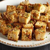Сухарики домашние с чесноком белые в Баркад
