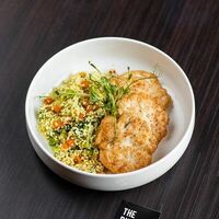 Котлетки и кускус с овощами в The burger lab